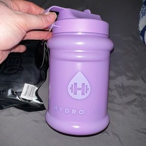 Mini hydro jugs and sleeves